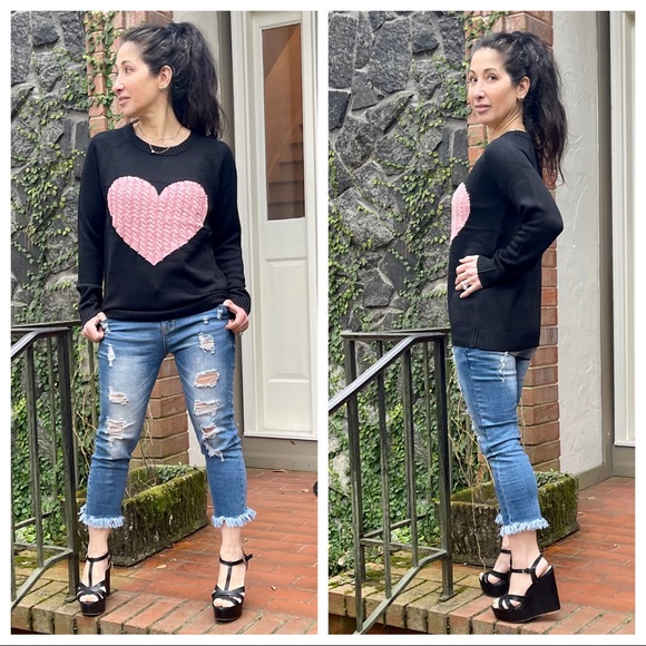 Beautiful Heart ❤️ pull over sweater - Picture 8 of 9